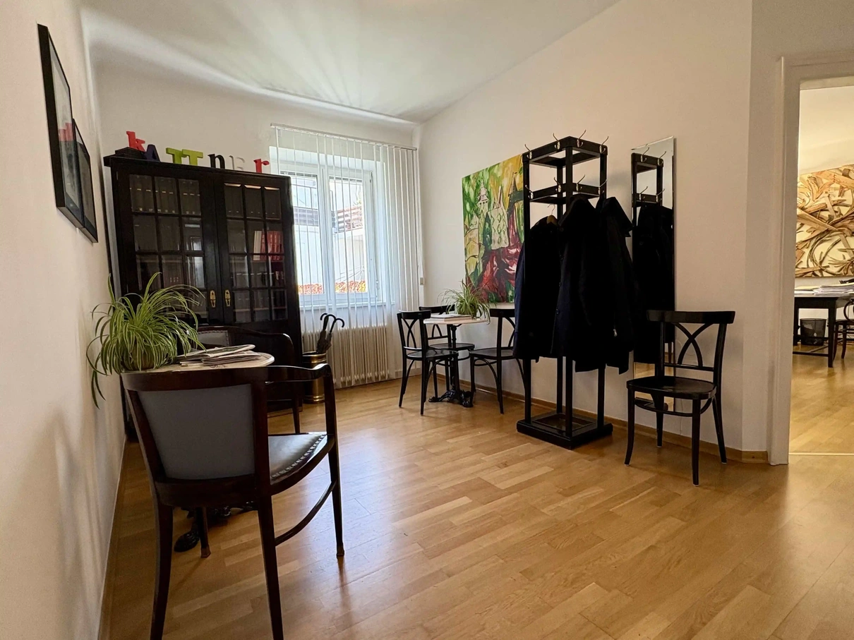 Kanzlei Dr. Josef Kattner Wartezimmer